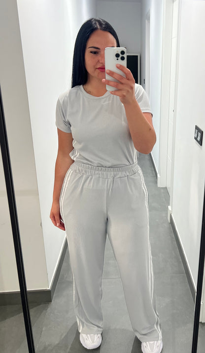 Conjunto Línea Mujer Camiseta y Pantalón Wide Leg con Rayas Laterales
