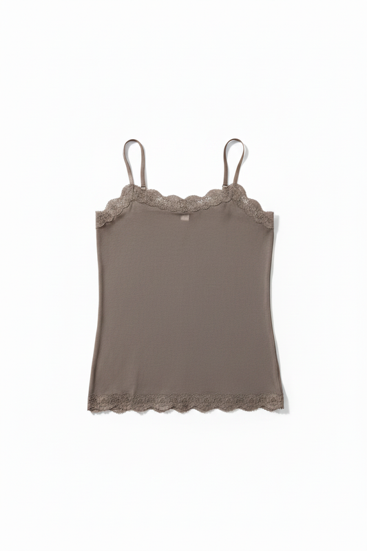 Camiseta de tirantes con encaje